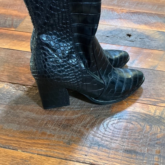 Marc Fisher Black Croc Embossed Knee High Block Heel Boots Women’s Size 7.5 - Picture 7 of 9